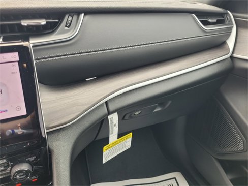 New 2025 Jeep Grand Cherokee Limited image 27
