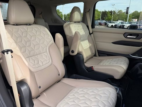 New 2025 Nissan Armada Platinum image 31