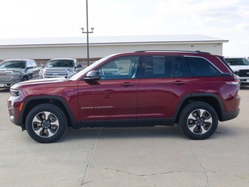 Used 2023 Jeep Grand Cherokee 4WD 4xe image 3