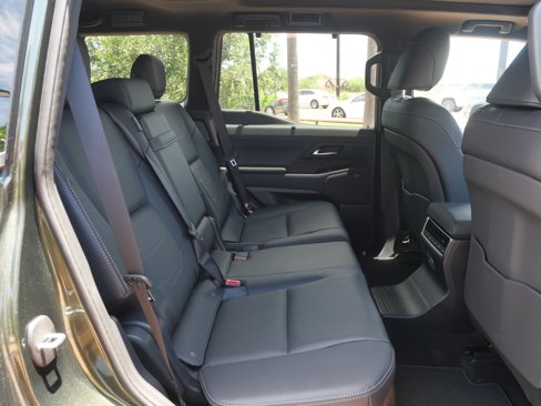 Used 2025 Lexus GX 550 image 11