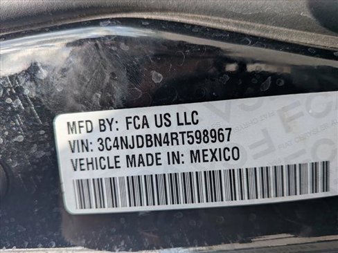 Used 2024 Jeep Compass Latitude image 23