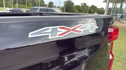 Used 2025 Chevrolet Silverado 1500 LT image 13