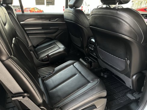 Used 2023 Jeep Grand Cherokee L Limited image 18