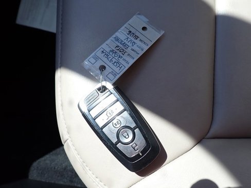 Certified 2022 Ford Explorer XLT w/ Equipment Group 202A image 30