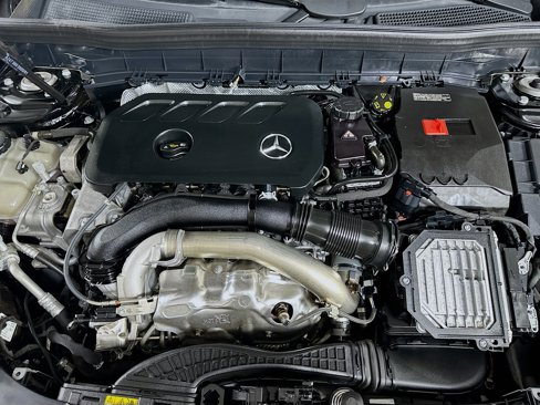 Used 2024 Mercedes-Benz GLB 250 4MATIC image 35
