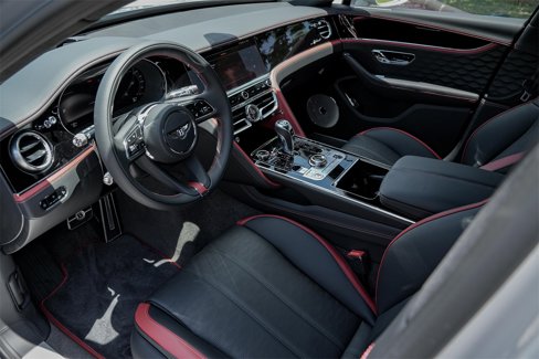 New 2025 Bentley Flying Spur Plug-In Hybrid image 2