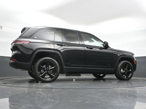 New 2025 Jeep Grand Cherokee Limited image 39
