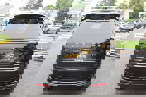 Used 2024 Land Rover Range Rover Autobiography image 32