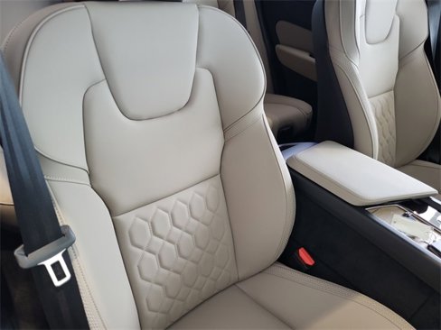 New 2026 Volvo XC60 T8 Plus w/ Climate Package PRO image 19