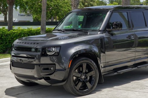 Used 2023 Land Rover Defender 110 image 2