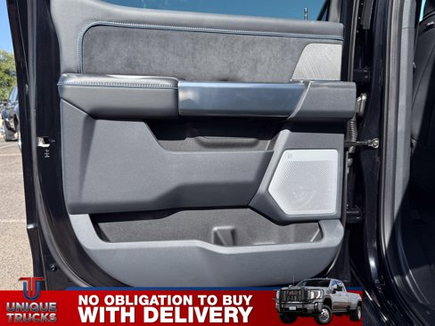 Used 2025 Ford F450 Platinum w/ Camper Package image 21