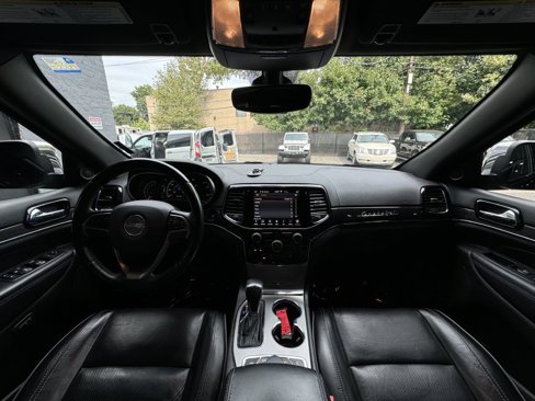Used 2020 Jeep Grand Cherokee Overland image 16