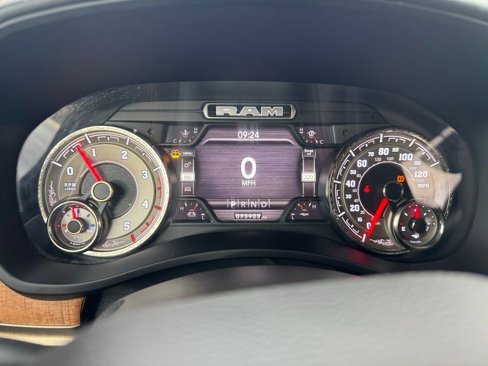 Used 2022 RAM 2500 Limited image 13