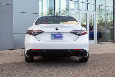 New 2025 Alfa Romeo Giulia AWD image 9