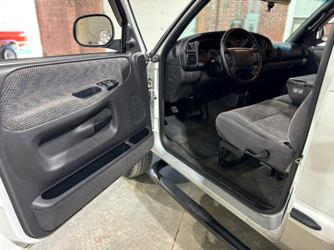 Used 2001 Dodge Ram 1500 Truck ST image 7