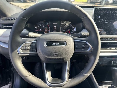 Certified 2025 Jeep Compass Limited image 22