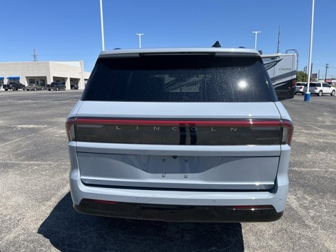 New 2025 Lincoln Navigator Reserve w/ Jet Appearance Package image 5