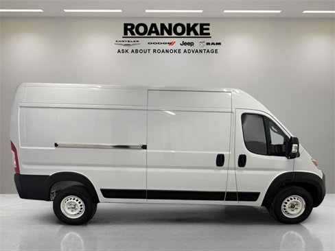 Used 2025 RAM ProMaster 2500 w/ Storage Group image 10