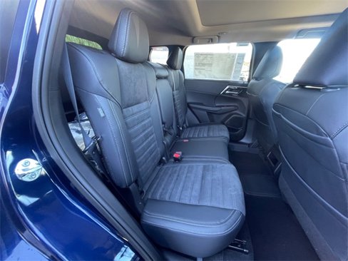 New 2025 Mitsubishi Outlander SE image 20