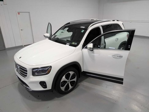 New 2025 Mercedes-Benz GLB 250 4MATIC image 14