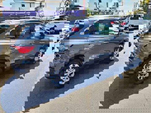 Used 2020 Ford Escape SE image 10