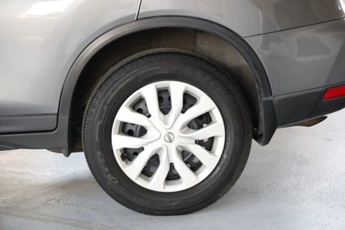 Used 2020 Nissan Rogue S image 23