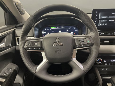 New 2025 Mitsubishi Outlander SE image 16