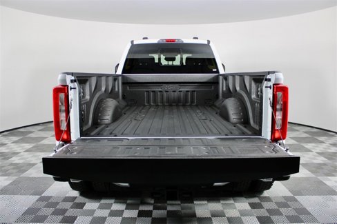 Used 2025 Ford F450 XLT w/ FX4 Off-Road Package image 8