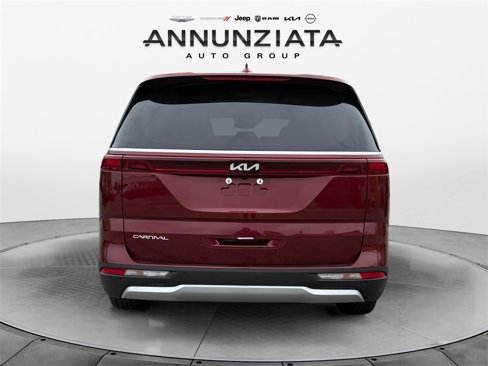 Used 2024 Kia Carnival EX image 4