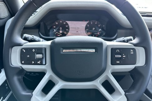 Used 2023 Land Rover Defender 110 SE image 27