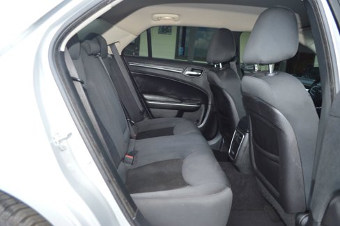 Used 2019 Chrysler 300 Touring image 23