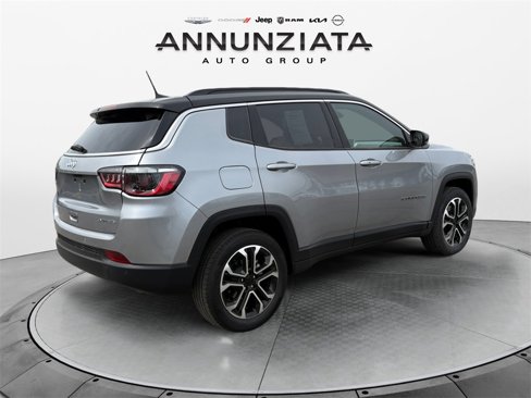 Used 2024 Jeep Compass Limited image 5