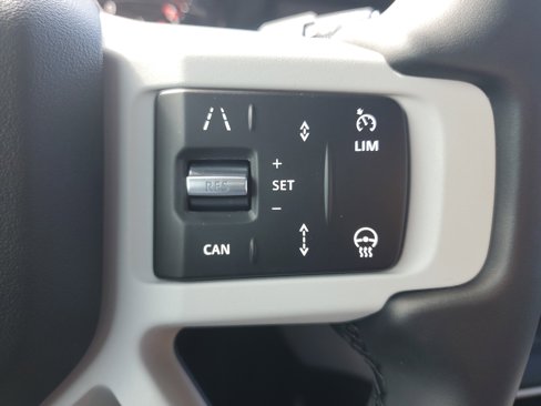 Used 2025 Land Rover Defender 110 S image 16