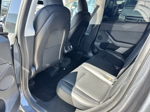 Used 2023 Tesla Model Y Long Range image 17