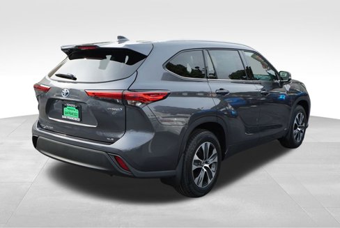 New 2025 Toyota Highlander XLE image 9