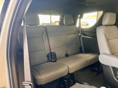 Used 2021 Chevrolet Tahoe LT w/ LT Signature Package image 18