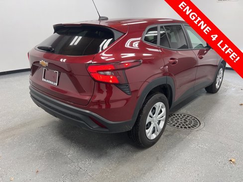Used 2024 Chevrolet Trax LS image 3