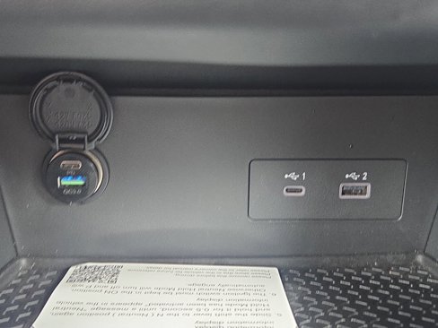 Used 2025 Nissan Pathfinder S image 23