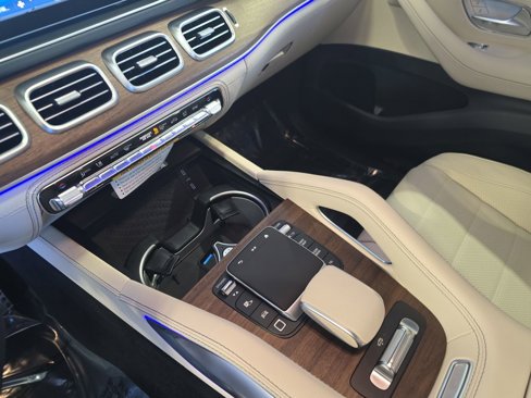 New 2026 Mercedes-Benz GLS 580 4MATIC image 27