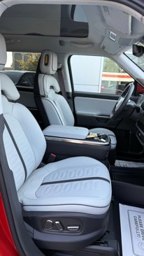 Used 2025 Rivian R1S Adventure image 24