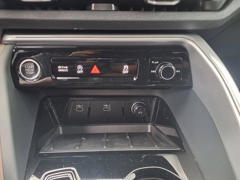New 2025 Audi Q5 Premium Plus image 18