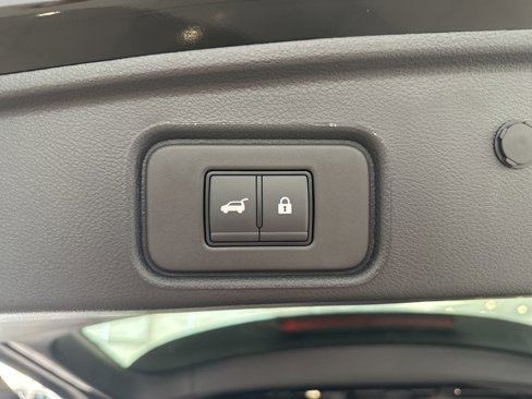 New 2025 Nissan Pathfinder SL image 8