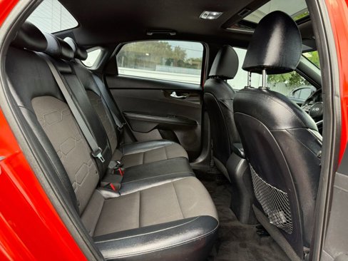 Used 2020 Kia Forte GT-Line w/ GT-Line Premium Package image 16
