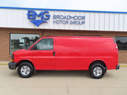 Used 2015 Chevrolet Express 2500 image 2
