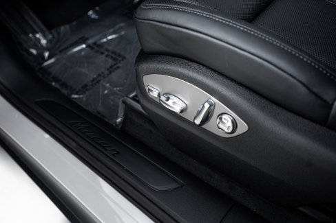New 2026 Porsche Macan image 21