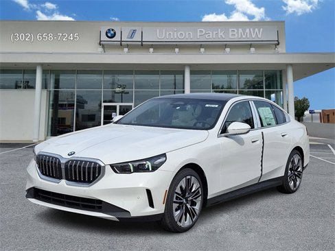 Used 2026 BMW 530i xDrive w/ Executive Package image 1