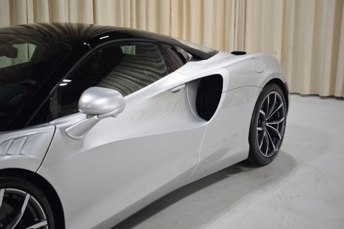 New 2025 McLaren Artura Spider image 2
