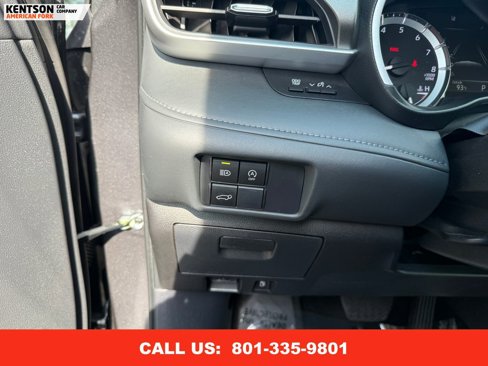 Used 2025 Toyota Highlander XLE image 21