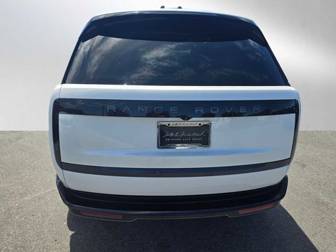 New 2025 Land Rover Range Rover Long Wheelbase SE image 4