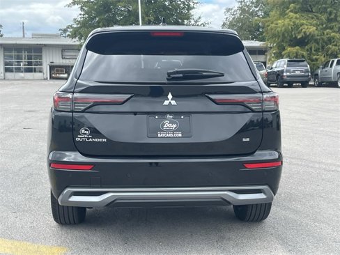 New 2025 Mitsubishi Outlander SE image 4